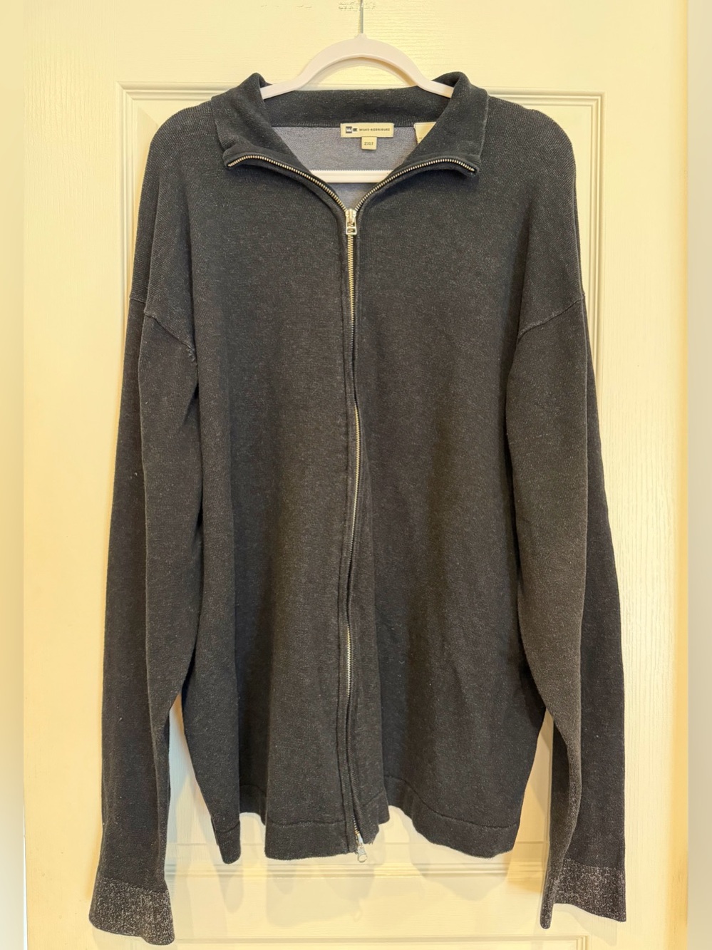 Men's Dark Gray Full-Zip Sweater - Lightweight Layer